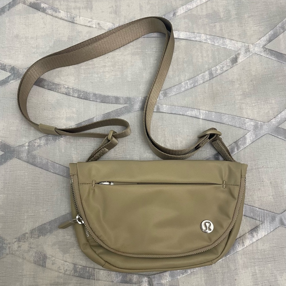 NEW Lululemon khaki/beige bag